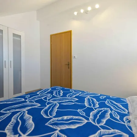 Apartment Milivoj