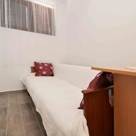 Apartment Milivoj Betina (Sibenik-Knin)