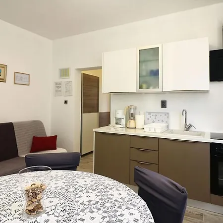 Milivoj Apartment Betina (Sibenik-Knin)