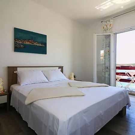 Milivoj Apartment *