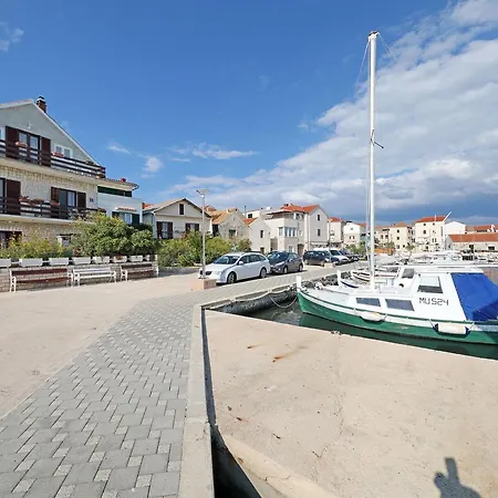 Apartment Milivoj Betina (Sibenik-Knin)
