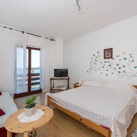 Milivoj Apartment *